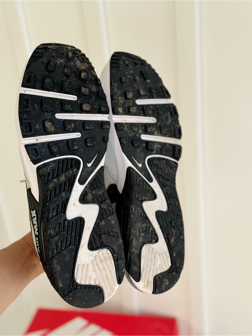 Nike Air Max Men's White and Black Running Sneakers - Picture 6 of 7